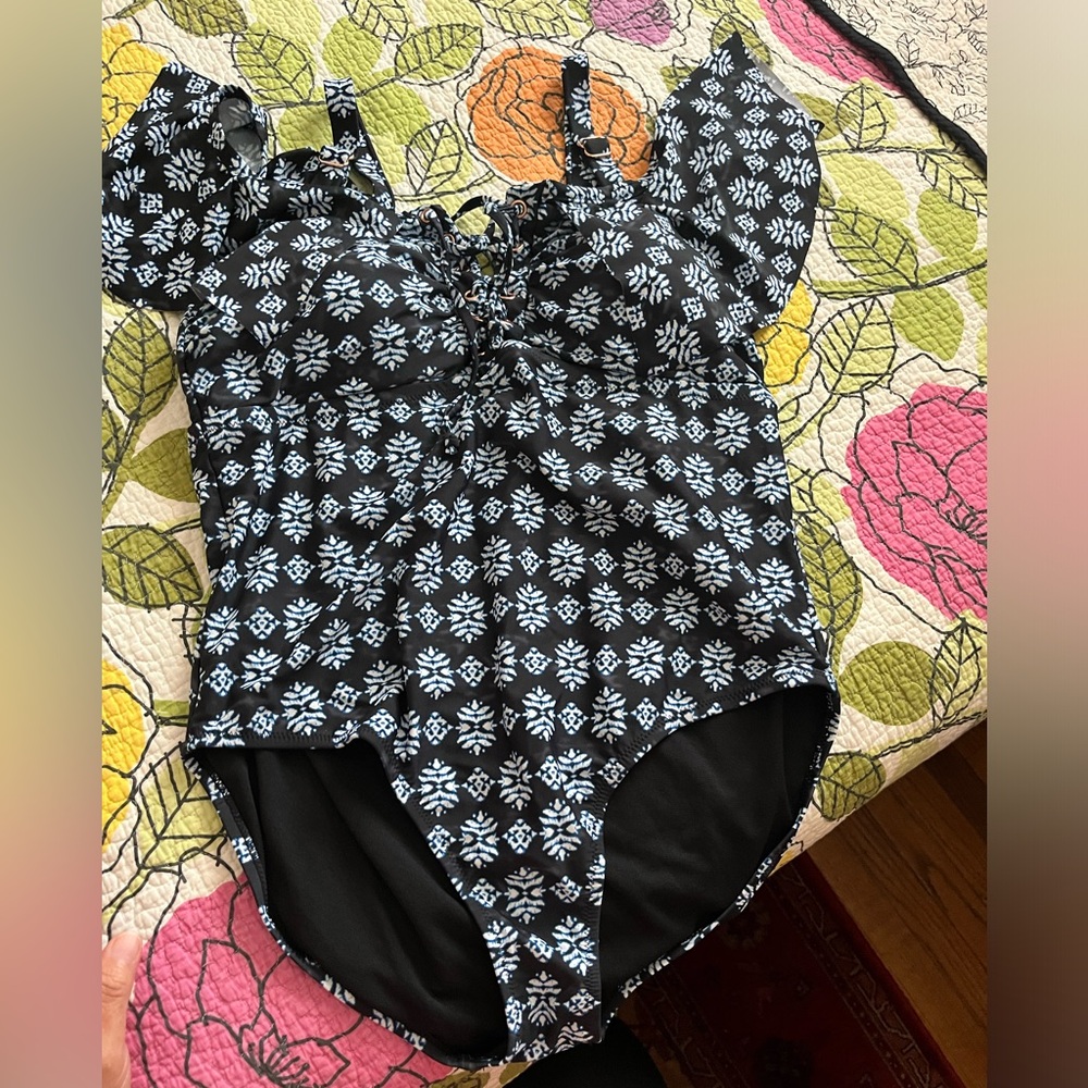 Raisin curve swimsuit